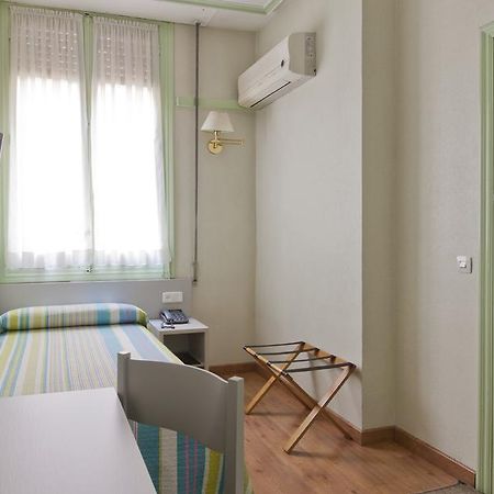 Hostal Andorra 马德里 外观 照片