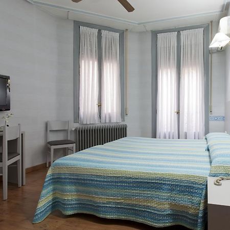 Hostal Andorra 马德里 外观 照片