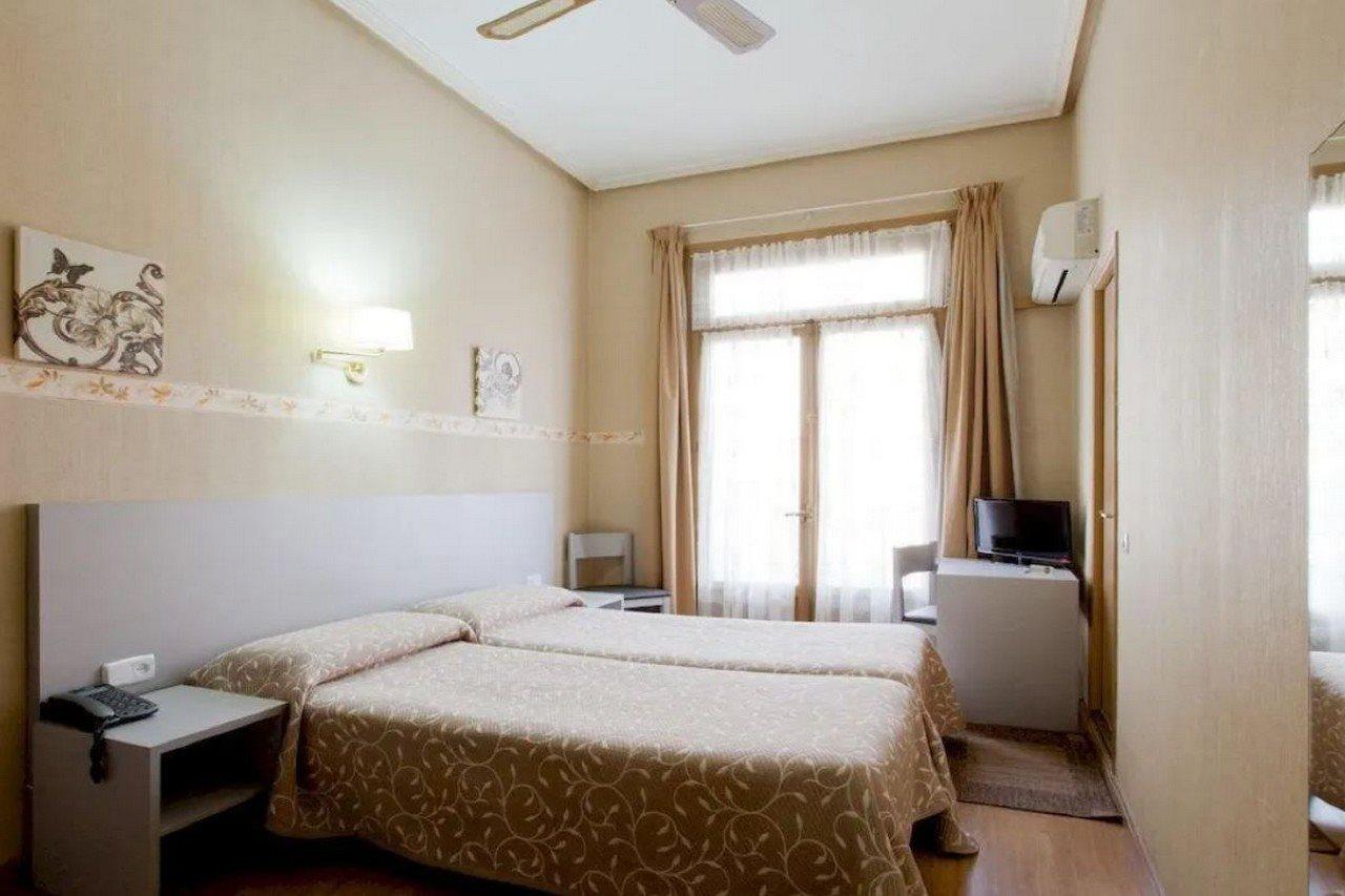 Hostal Andorra 马德里 外观 照片