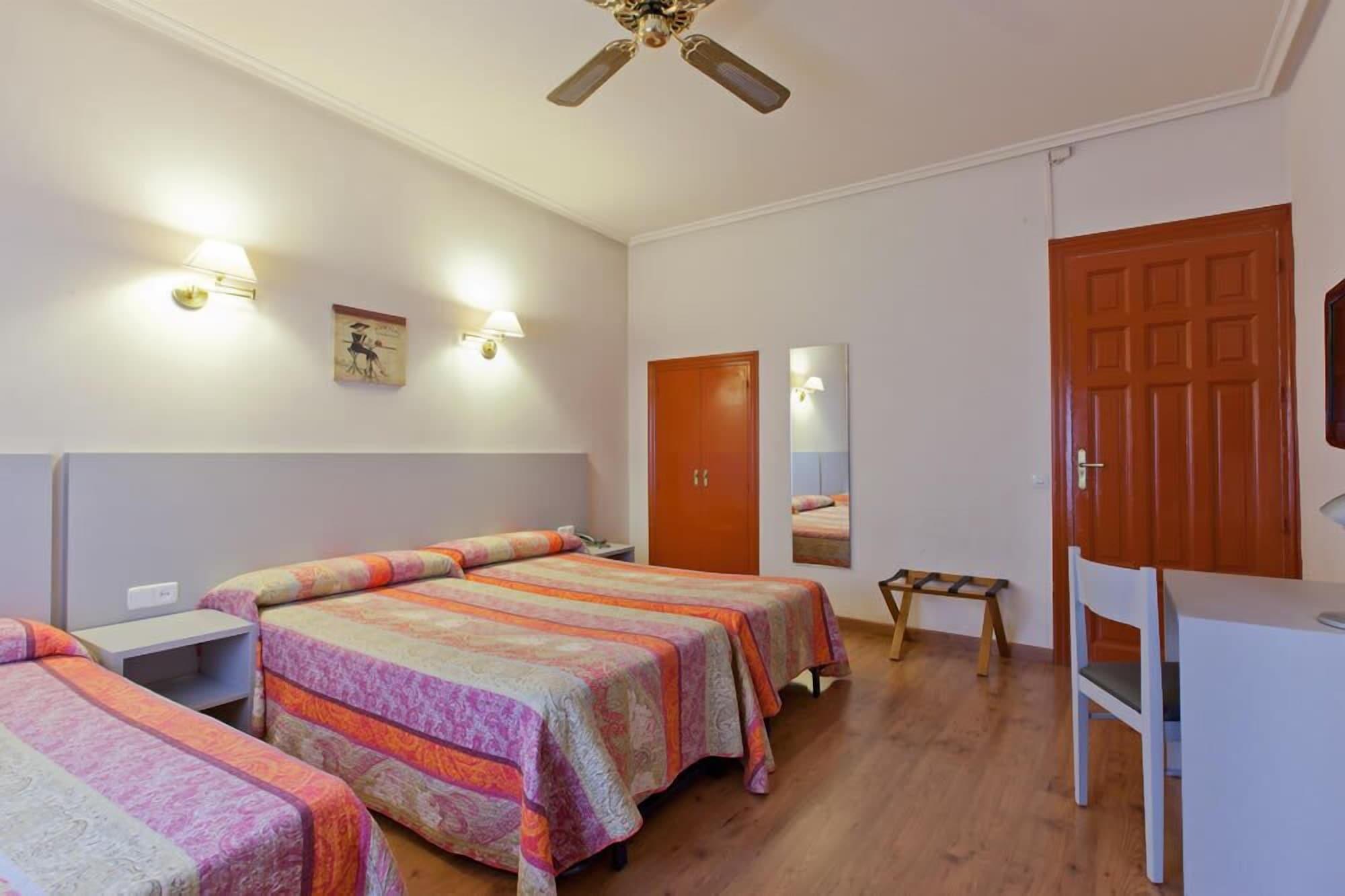 Hostal Andorra 马德里 外观 照片