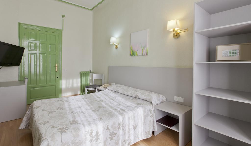 Hostal Andorra 马德里 外观 照片