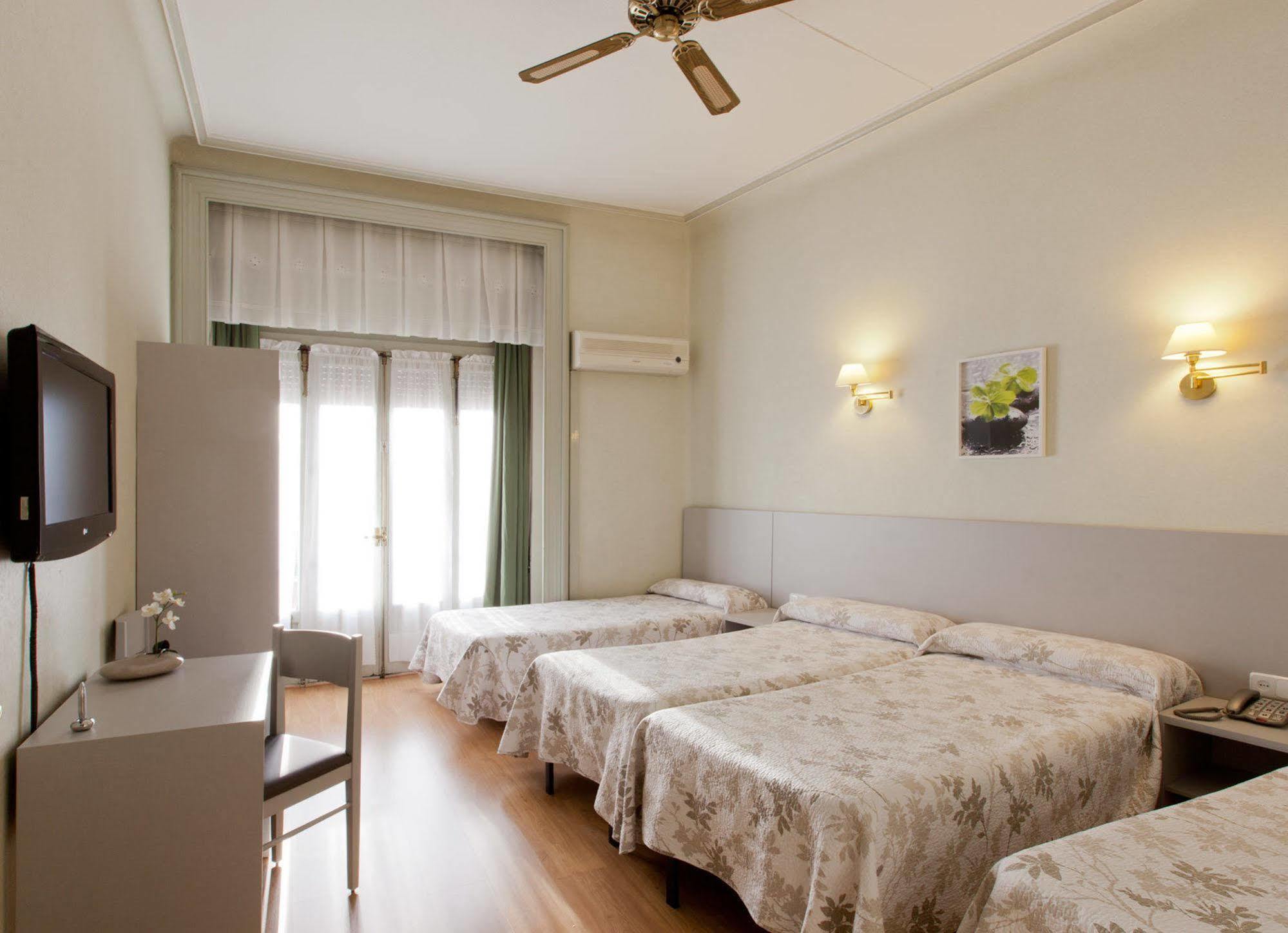 Hostal Andorra 马德里 外观 照片